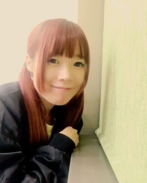 Eimi Naruse Instagram - 人生なんとかなるなる成瀬がなかなか言えない動画シリーズ(ノ∀`*)！☆(窓が開いていないか確認する→髪がボサノヴァなので直す→タイミング見失う×２)わははは！ｗ