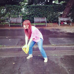 Eimi Naruse Instagram - 球拾いの練習もしました⚾️✨ #野球たそ #へっぴり成瀬💖