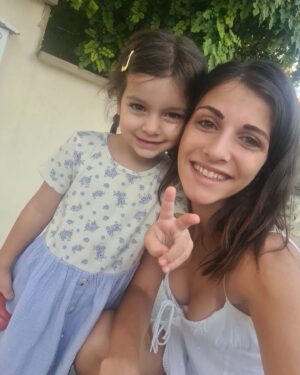 Eirini Karagiorgi Instagram - 2023 ✨️ HAPPY NEW YEAR EVERYONE ! ✨️

Αυτή την χρόνια κράτα την αλήθεια. Δίπλα στους ανθρώπους που αγαπάς ! Χωρίς φίλτρα, μόνο μεγάλα χαμόγελα και ζεστές αγκαλιές!