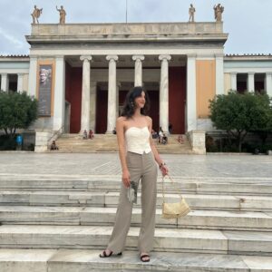 Eirini Karagiorgi Instagram - A day at the museum! 🏛⭐️

Old lace , New life! @elenikyriacoultd thanks for making me a part of this amazing project!