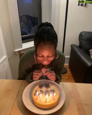 Ejike Asiegbu Instagram - Happy birthday 🎂 to my daughter, my firsrfruit, Lucy Isiayei. 
Just like yesterday you came in and blessed my home with beauty, love & softness 💓❤️💕
May heaven's best be yours today & always. 
Cheers 🎈🎈🎈🎈