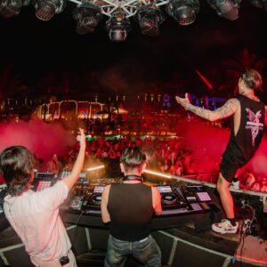 Eka Gustiwana Instagram - wg @ atlas’ new year’s eve 🎇🎆❤️🔥 how’s your “mau mulai ngegym” resolution last year?
.
🏠 @atlasbeachclub
📷 @tabirakbart