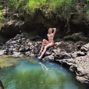 Ekaterina Samsonov Instagram - 📍 Paradise .
.
.
.
.
.
#hawaii #hawaiilife #hawaii🌺 #ekaterinasamsonov #ekat #катя #екатеринасамсонов #actress #youngactress #beautifulgirls #beauty #fun #vacation #vacations #gurlsjustwannahavefun #bikini #ocean #hawaiiocean