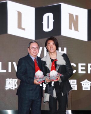 Ekin Cheng Yee-Kin Instagram - 感恩多年有大家一直相伴！
2019年2月24日，紅館見😎
#alongwithekinliveconcert2019 
#門票於12月11日城市售票網公開發售
#開售首日不設售票處售票
#感激我遇見