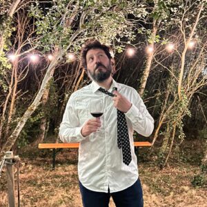 El Kanka Instagram - Inauguramos temporada de festivales por todo lo alto en un Bosque Sonoro con ambiente intenso, pero íntimo, con un cartel súper bonito y en un paisaje que invita al gozo templado.

Casi nos fastidia la lluvia, pero pudimos salir y conectarnos. 

Atençao que empezamos gira con toda la banda hasta acabar el año y después nos ponemos a grabar!

📸 2 y 9: @javierrosalivephoto