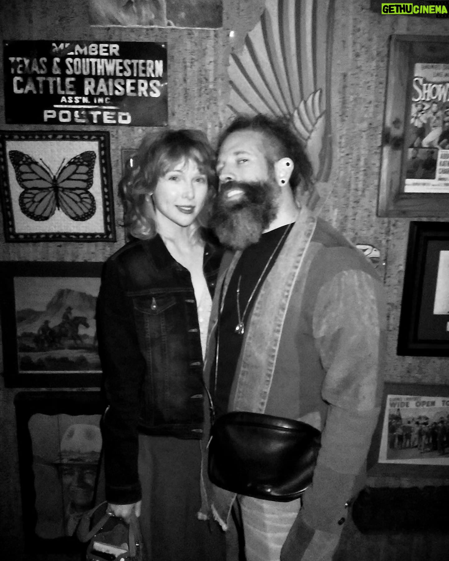 Elan Gale - 3 Likes - step one: find a person you think you can’t live without
step two: try everything you can to make sure you never have to find out if you can
happy Valentine’s Day to the love of my life
📸: @ericblackmonster