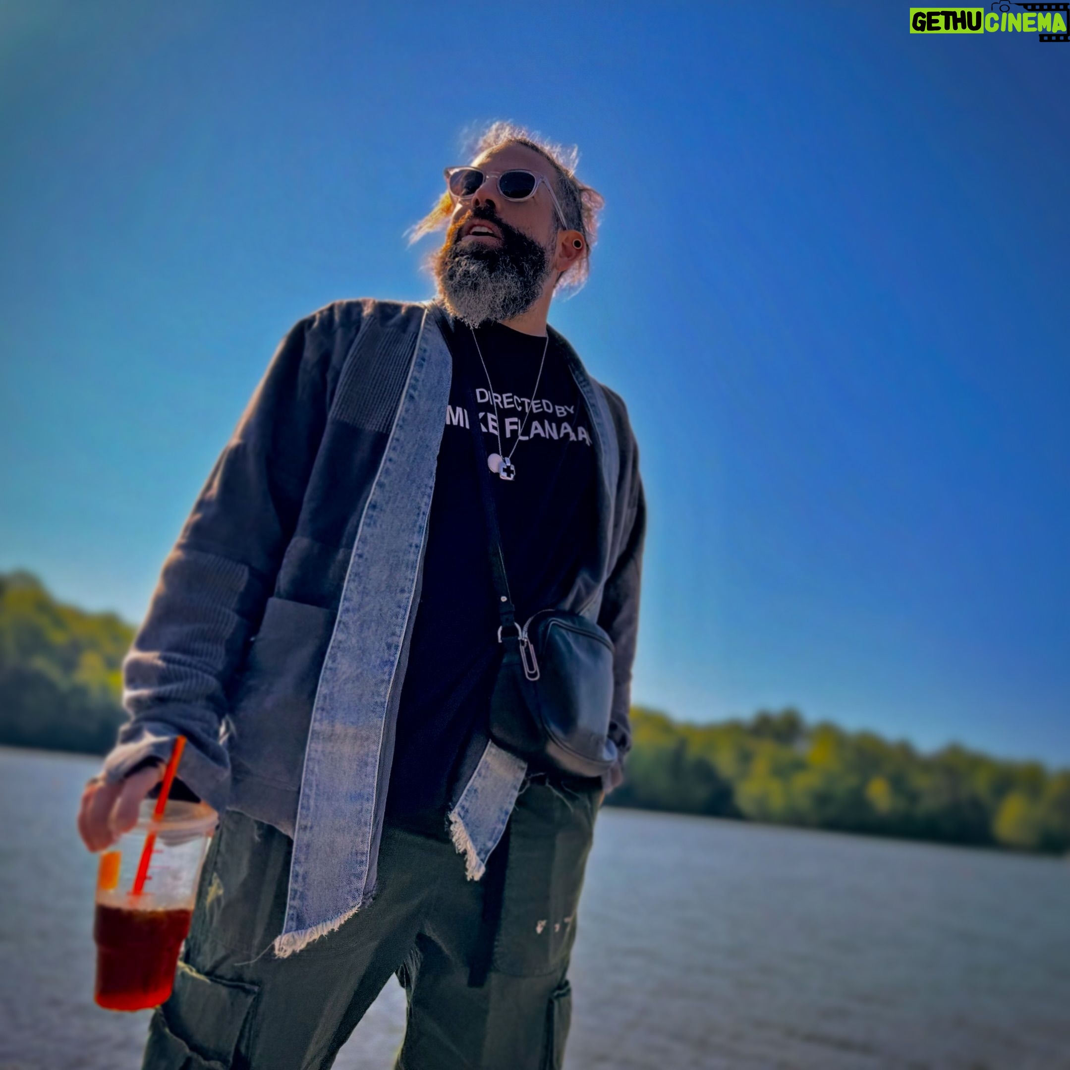 Elan Gale - 3 Likes - today marks 10 years since I decided to stop drinking alcohol. my life is better in every way as a result of this decision. to be honest, I didn’t think I would make it 10 days, much less 10 years, but with the support of friends, family, and the community I’m lucky to have here, I have stayed the course. for anyone out there that has a problem with drinking, please know that if I can do it, you can do it. talk about your problems. talk about your feelings. ask for help. you can do this. I know you can. and to everyone out there who believed in me: thank you. I wouldn’t be here without you ♥️♥️♥️
