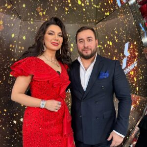 Elena Gribkova Instagram - Спасибо каналу “Music box” за приглашение выступить на  новогоднем концерте. Была рада увидеть всех коллег и друзей! @edgar_official_ @bushagoman @vorobei_elena @natashadolcee  платье @elbise_aznaurova