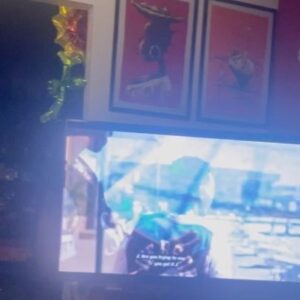 Elena Pinderhughes Instagram - One of my goals at the top of the year was to have more music in tv/film and the year is off to a beautiful start with this one! 

My song with @terracemartin and @arinraycamp ,“Beige”, is in the first episode of the show @belairpeacock . Shout out to @terracemartin and @robertglasper ! 

Thank you guys for making me a part of this beautiful score for the show. And to make it even better this was one of my favorite scenes 🥰— swipe right for reactions