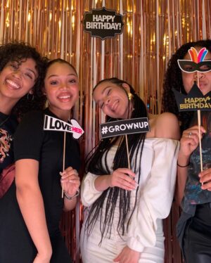Elena Pinderhughes Instagram - This birthday was a big one for me. I’m so filled with love and beautiful energy from the past week. @akintundeahmad planned a surprise party for me with @hairaconda . It was the best way to start this year. ☺️ Thank you guys for planning and putting everything together to make it so special. Thank you everyone for coming through and celebrating with me, and thank you for all the birthday wishes! 🎉 (Pt. 1- check part 2 for the surprise video🎥)