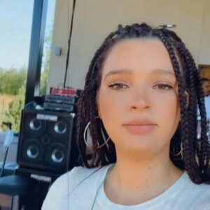 Elena Pinderhughes Instagram - Colorado chronicles. Little dump from tour. When your show is in a botanical garden, you have to take pictures with the trees. Those are the rules 💁🏽‍♀️🌱🌳🌿🍃
