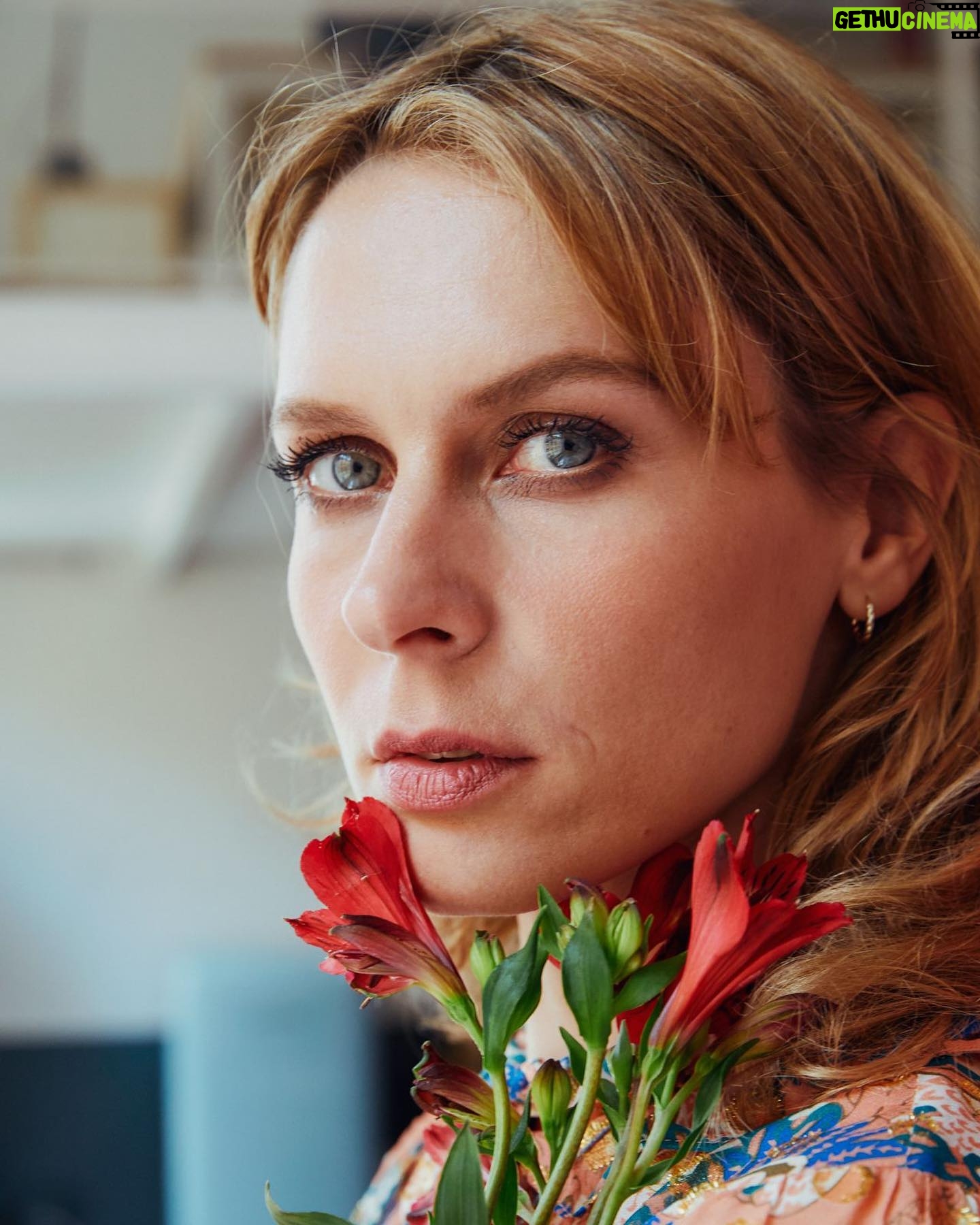 Elena Radonicich - 1.3K Likes - Aquariusā nostalgia
š·
.
.
.
#morningroutine