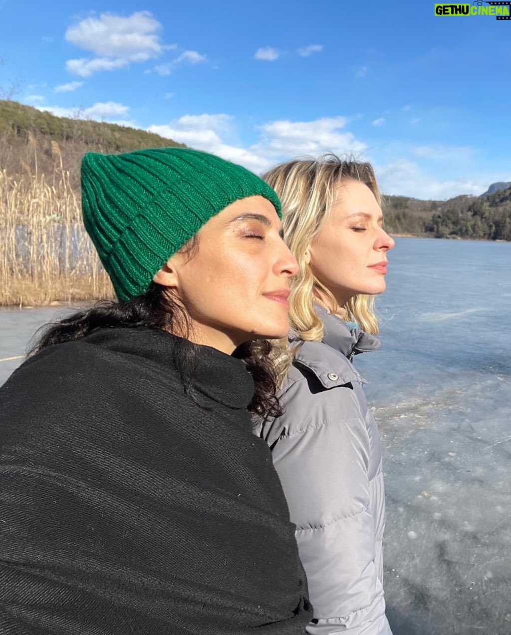 Elena Radonicich - 840 Likes - Nell’amicizia noi crediam’
(e anche che il lago ghiacciato ci sostenga)
#bozenfrozen