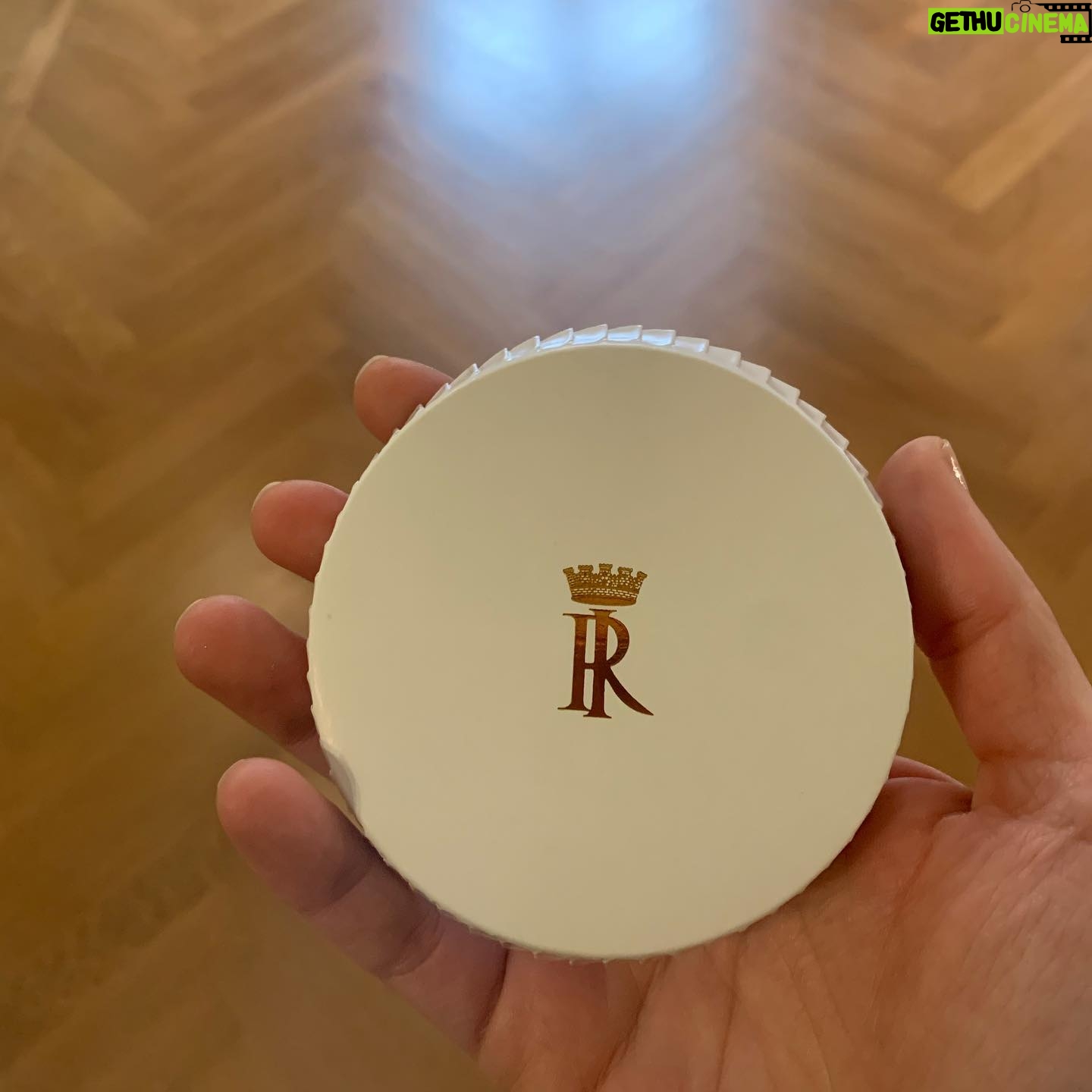 Elena Radonicich - 1.8K Likes - La ragazza e il Presidente
La ragazza al Quirinale
La ragazza e la partecipazione
Lāemozione e lāonore
E la gratitudine
#giornatainternazionaledelladonna
#Quirinale
#sergiomattarella