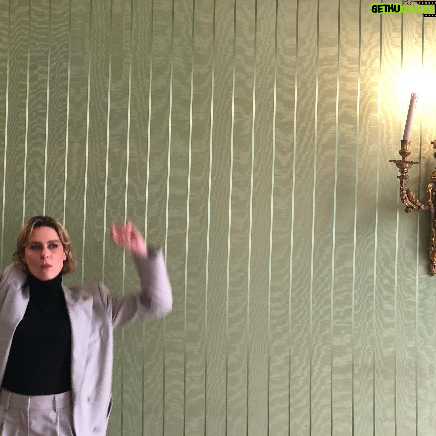 Elena Radonicich - 1.8K Likes - La ragazza e il Presidente
La ragazza al Quirinale
La ragazza e la partecipazione
Lāemozione e lāonore
E la gratitudine
#giornatainternazionaledelladonna
#Quirinale
#sergiomattarella