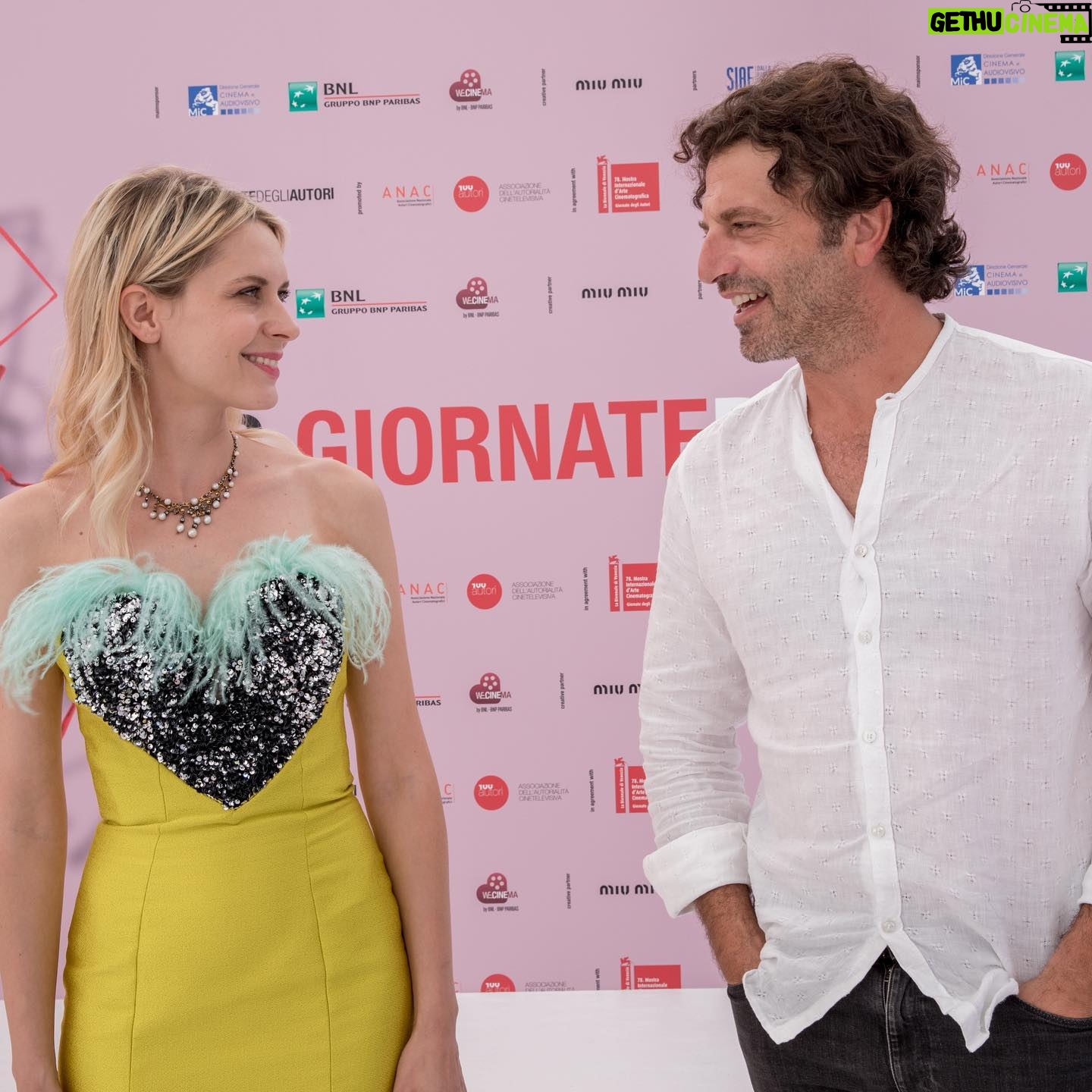 Elena Radonicich - 1.8K Likes - Random Venezia 78
#part2
āUna Relazioneā
(Ho promesso 200 post e 200 post siano)