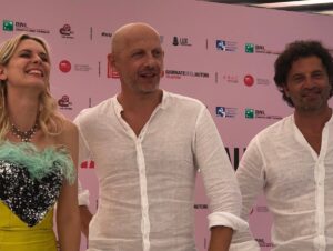 Elena Radonicich Instagram - Random Venezia 78 
“Una Relazione”
❤️❤️❤️💚