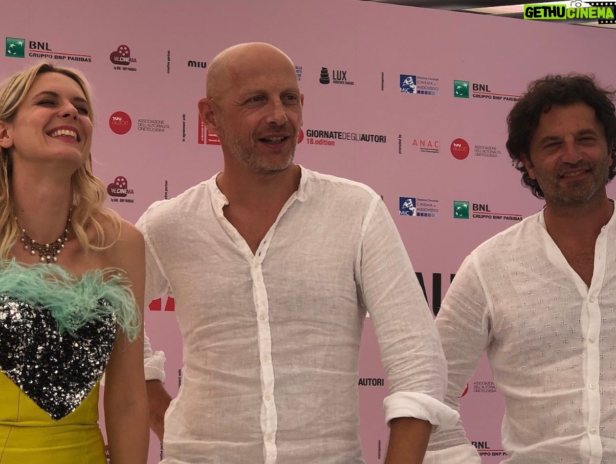 Elena Radonicich - 1.9K Likes - Random Venezia 78
āUna Relazioneā
ā¤ļøā¤ļøā¤ļøš
