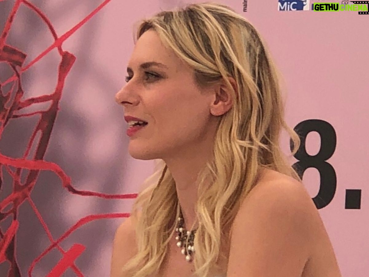 Elena Radonicich - 1.9K Likes - Random Venezia 78
āUna Relazioneā
ā¤ļøā¤ļøā¤ļøš