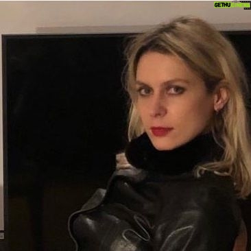 Elena Radonicich - 832 Likes - Tuf..tuff..tufff
💙
