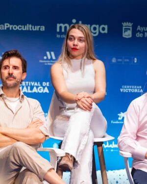 Elena de Lara Instagram - Cumplo 27, como el @festivalmalaga ✨️ 

🎬 MATUSALÉN, 5 DE ABRIL EN CINES 🎬