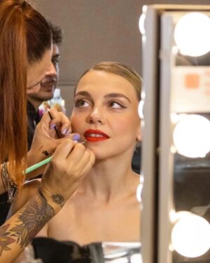 Elena de Lara Instagram - Cumplo 27, como el @festivalmalaga ✨️ 

🎬 MATUSALÉN, 5 DE ABRIL EN CINES 🎬