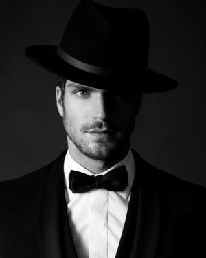 Elia Fongaro Instagram - Mi sono state mosse infinite critiche, processi e attacchi da ogni parte e direzione.. è stato usato nei miei confronti e contro di me un peso e una misura non in linea con quello usato versi altri.. io non devo convincere nessuno.. sono rimasto fermo ed impassibile tenendo la mia posizione mantenendo la mia Coerenza.. #atestaalta fino alla fine!
Ora finalmente sarò libero di vivermi tutto come voglio e soprattutto con Chi voglio! Buona Giornata a tutti Voi!
.
.
@grandefratellotv .
.
Ph: @cosimobuccolieri
Styling: @simoneguidarelli 
Makeup: @elijagutierrez 
Hair: @dellortosilvia