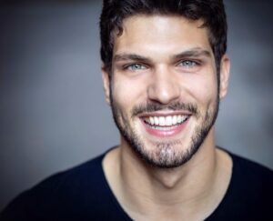 Elia Fongaro Instagram - #smile 😃
..
.
Tutti pronti per le vacanze??? E allora sorridiamo!!!
.
.
Ph: @andreaciccale .
.
#teamelia #eliastory #eliafongaro