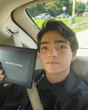 Elias Harger Instagram - I did it!!!🎓🎓🎓Graduation day came and went! Now it’s time for bigger and better adventures!