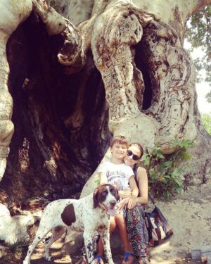 Elif İnci Instagram - 7 asırlık çınar...#taraklı #sakarya #huzur #oğlumla #gezmeler #hayvanlarolmadanasla