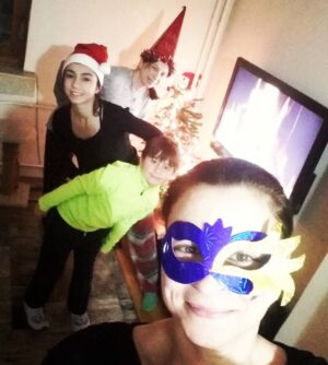 Elif İnci Instagram - Yeni yıl kutlu ve mutlu,sevdiklerinizle  beraber olsun...#Yeniyıl2018