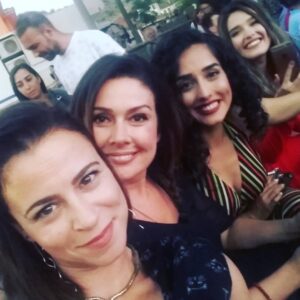 Elif İnci Instagram - Bütün kızlar toplandık #yalaza  izliycezzz