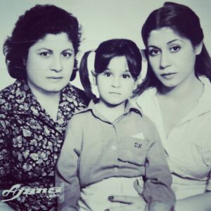 Elif İnci Instagram - Gökyüzünden sevgisini ve sıcaklığını eksilmeden hissettiren meleklerimizinde anneler günü kutlu olsun...#annem #anoş #çok #özledim #annelergünü #kutluolsun ...
