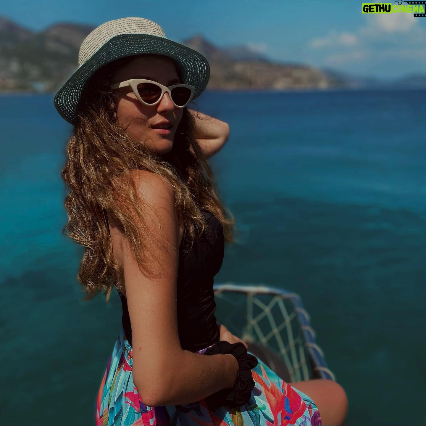 Elif Özkul - 808 Likes - 🐬