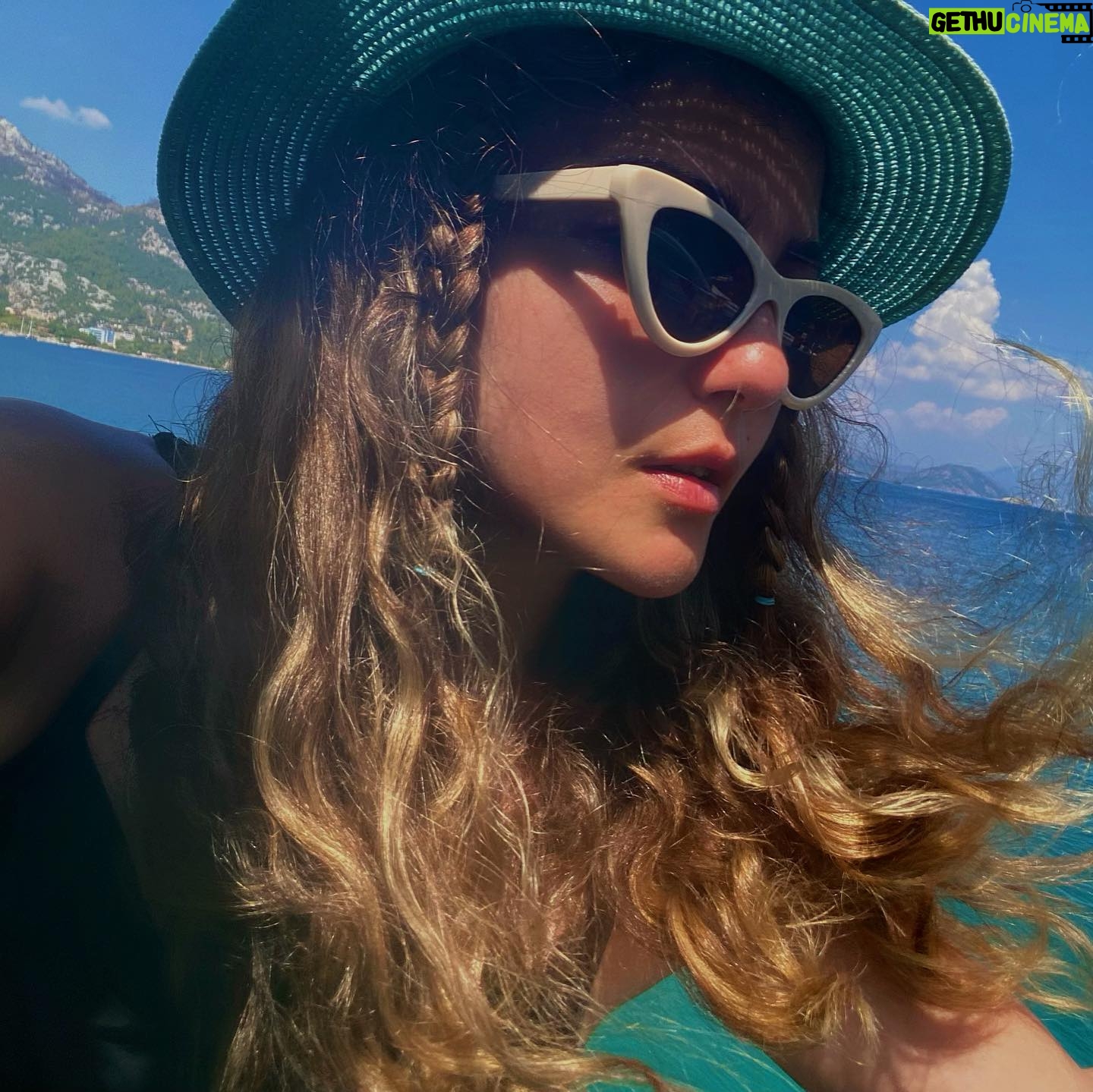 Elif Özkul - 808 Likes - 🐬