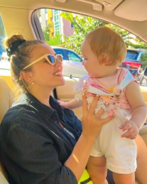 Elif Özkul Instagram - Mira’m❤️ teyzesinin bal küpü🌸 

#1year 🎂