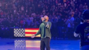 Elijah Blake Instagram - Last night was a dream come true man! Went from singing the #nationalanthem #starspangledbanner at my highschool pep rally to the @laclippers vs @lakers Game🤯Thank you @nba