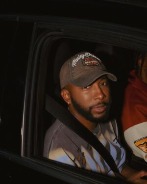 Elijah Blake Instagram - This weekend was my first time performing the new music in front of real people & seeing y’all resonate with the lyrics was better than I could’ve planned it. I think I’m bout ready for tour! Super 90s inspired though