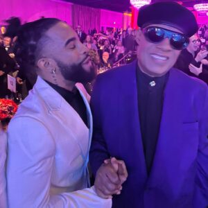 Elijah Blake Instagram - About a year & a half ago I found out Stevie handpicked me for an event he puts on every year through his radio station. I went up (if I’m being honest ..CHASED him through Clive Davis Grammy Gala lol) to thank him & he told me he still plays the record. I thanked him for every time his level of excellence inspired me to go back and rewrite a lyric or challenge myself vocally even when I don’t think ppl will care. Ladies & Gentleman… this is a TRUE LEGEND to the legends