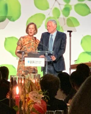 Elisa Strauss Instagram - An incredible night spent honoring two people that we should all learn from, Alisa and Dan Doctoroff. Living mentors, philanthropists, community leaders and innovators for @ujafedny So proud to attend this gala honoring them and the work they have accomplished in NY, Israel and other parts of the world.