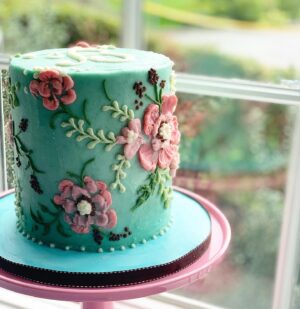 Elisa Strauss Instagram - Tried something new… @newdashyork 

#embroideredbuttercream #bombesquad
