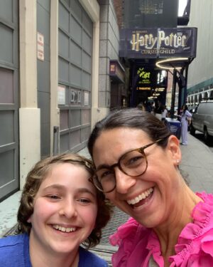 Elisa Strauss Instagram - We made it (before school starts!) 
@cursedchildus 
The show, the store and a bonus visit from fellow cake maker and dear friend @cakepowernyc 
I think we would have chosen a different design for a Harry Potter cake 😬