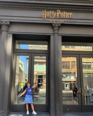 Elisa Strauss Instagram - We made it (before school starts!) 
@cursedchildus 
The show, the store and a bonus visit from fellow cake maker and dear friend @cakepowernyc 
I think we would have chosen a different design for a Harry Potter cake 😬