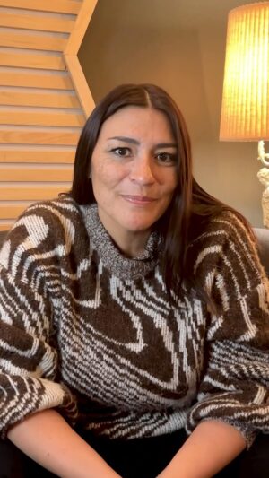 Élisapie Instagram - Memories from young Elisapie - Sinnatuumait (Dreams)
Every time I sing this song, it is a gift to my brother, Sailasie.

@bonsound @yotankarecords @afx_agency @girlieaction @newmoonpublicity @miguelfrederique @opakmediamusic 

#inuktitutalbum #Inuktitut #Elisapie #nunavik #Inuit #coversongs #salluit #fleetwoodmac #dreamscover
