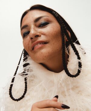 Élisapie Instagram - Derrière ces images pour « Inuktitut » de grands talents que je souhaite remercier chaleureusement. Artists, Designers, Photographer, Hair & Make-up artist, I’m so well surrounded, I’m lucky!

Nakurmiik, huge thanks to the wonderful photographer @leeorwild , the great @CarolyneDeBellefeuille for the art direction, Hair&Make Up & Magic! @juliecussonmakeupartist and the incredible @lathe for the styling!

and, here are the credits for each piece worn on the pictures:
1 Dress @camillie.david 
2 Dress @apierreolivier
3 Earrings: @anouapik Leather & Horse Hair Piece @morggan_jussaume 
4 Top: @antonioortegacouture
5 Dress @wiwa_blue
6 Jumpsuit @apierreolivier Heels @pleasershoes 💋•
•
•
•
#elisapie #inuktitut #inuk #inuit #albumcovershoot #indigenouswomen