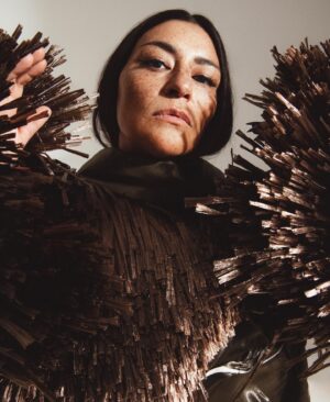 Élisapie Instagram - Derrière ces images pour « Inuktitut » de grands talents que je souhaite remercier chaleureusement. Artists, Designers, Photographer, Hair & Make-up artist, I’m so well surrounded, I’m lucky!

Nakurmiik, huge thanks to the wonderful photographer @leeorwild , the great @CarolyneDeBellefeuille for the art direction, Hair&Make Up & Magic! @juliecussonmakeupartist and the incredible @lathe for the styling!

and, here are the credits for each piece worn on the pictures:
1 Dress @camillie.david 
2 Dress @apierreolivier
3 Earrings: @anouapik Leather & Horse Hair Piece @morggan_jussaume 
4 Top: @antonioortegacouture
5 Dress @wiwa_blue
6 Jumpsuit @apierreolivier Heels @pleasershoes 💋•
•
•
•
#elisapie #inuktitut #inuk #inuit #albumcovershoot #indigenouswomen