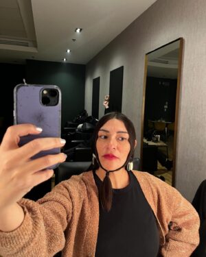 Élisapie Instagram - Tellement fou de vous avoir sur scène avec moi
Nakurmiik, merci de vous laisser porter par ‘Inuktitut’ such a joy to share this with you all 🙏 la tournée vient de commencer, on se voit où?

If you have fun videos
share away: inuktitut@opakmedia.com

@bonsound @opakmediamusic @yotankarecords @afx_agency
