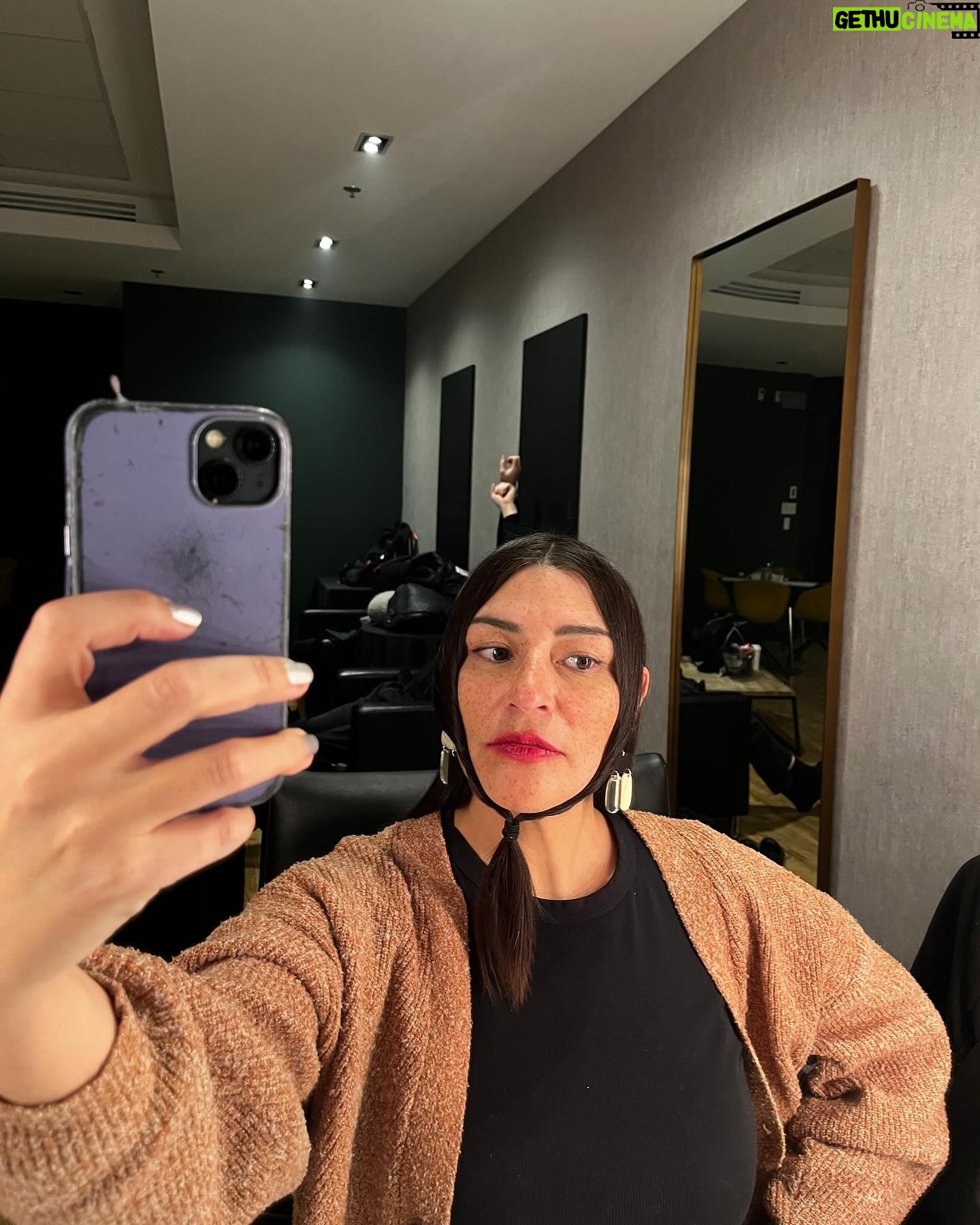 Élisapie - 1K Likes - Tellement fou de vous avoir sur scène avec moi
Nakurmiik, merci de vous laisser porter par ‘Inuktitut’ such a joy to share this with you all 🙏 la tournée vient de commencer, on se voit où?
If you have fun videos
share away: inuktitut@opakmedia.com
@bonsound @opakmediamusic @yotankarecords @afx_agency