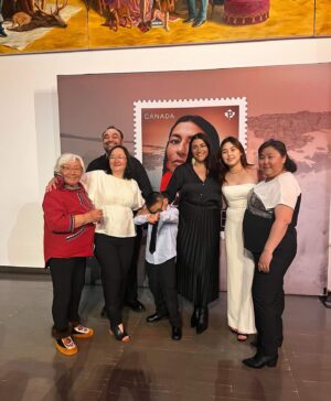 Élisapie Instagram - Nakurmiik friends, family, collaborators, and crew, for last night.
Nakurmiik Canada Post for this huge honor. Nakurmiik @inuittapiriitkanatami for the constant support. 
I’m thinking of my late parents Mary and Elaijah Isaac who would have been so impressed, and would have been celebrating in the most humble way at the Salluit post office.
I’m also thinking of my late biological qallunaaq father George Pinkston who, every Christmas, would send a gift through the post office, from Brigus, Newfoundland, making me feel so special. And my puukuluk Eva who always reminded me to stand strong when I didn’t feel so confident. Last but not least, I think of my qataapik my big cousin the late Alaku Papigatuk Abraham, who was madame post office in Salluit. How proud is she right now of her qataapik, her little cousin. I could just see your face. ❤️

This is for the little Inuit kings and queens, hope this makes your hearts smile. Nalligivatsi 💜
Photographer: @leeorwild 
DA: @carolynedebellefeuille 
Hair/makeup: @juliecussonmakeupartist 
styling: @lathe 
Earrings: @anouapik 
Merci team @opakmediamusic Laurie, Elfy, Gita for bringing all this together avec beaucoup d’attention et amour ;)
@maurinauxemery pour tout and beautiful speech
My nalliniq kids!
Nakurmiik my friends Sylvia and Beatrice for the katatjaq  @frinuk @beatricedeerband 
And Geronimo best DJ! @timespaceimage 
@mariecarolenoel @suzann725 
@bonsound team
📸 @elfyandrade @betsy.sakiagak 
🎥 Heather O’Neill @oneillreads 💌•
•
•
•
#canadapost #postecanada #elisapie #stampcanada #inuit