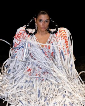 Élisapie Instagram - Our next extra special shows Uvattini: this summer @festivaljazzmtl and Dec in a QC city @grandtheatreqc 
Très hâte de retrouver ce sublime outfit HAUTE COUTURE fait sur mesure par la grande femme artiste autochtone que j’admire tant Caroline Monnet @coco.monnet en collaboration avec the amazing Yso @ysosouth 🫶. Entièrement fait de matériau de construction- une membrane par air aussi connu comme Tyvek. Et quelle joie d’avoir à mes côtés pour tous ces moments sur scène @juliecussonmakeupartist et sa touche magique hair&make-up!

Tickets 🎟 in link in bio

Photo:  Philippe Guillaume
@philippeguillaumeartist 📸 •
•
•
•
#elisapie #uvattini #carolinemonnet #yso #montrealdesigner #indigenousdesign #indigenousfashion #inuk #fashion #hautecouture #indigenoushousingcrisis #garment